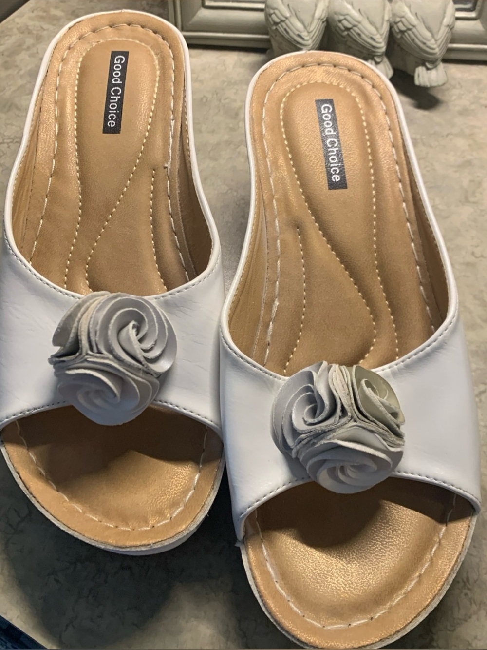 Good Chic White Floral Rosette Slide Mules